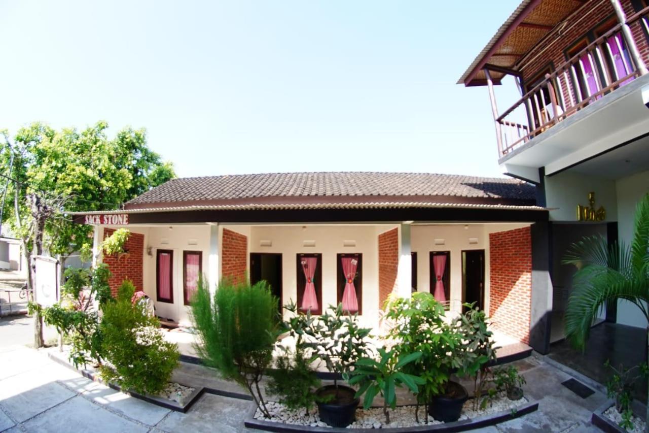 Watukarung Sackstone Guesthouse Kalak Exterior photo