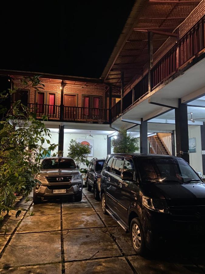 Watukarung Sackstone Guesthouse Kalak Exterior photo